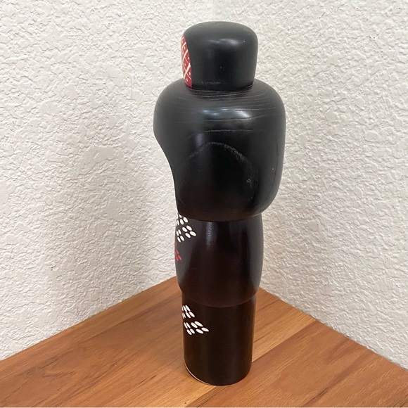 Vintage Kunio Miyagawa Black Kimono Okappa 10” Kokeshi Doll - Picture 9 of 16